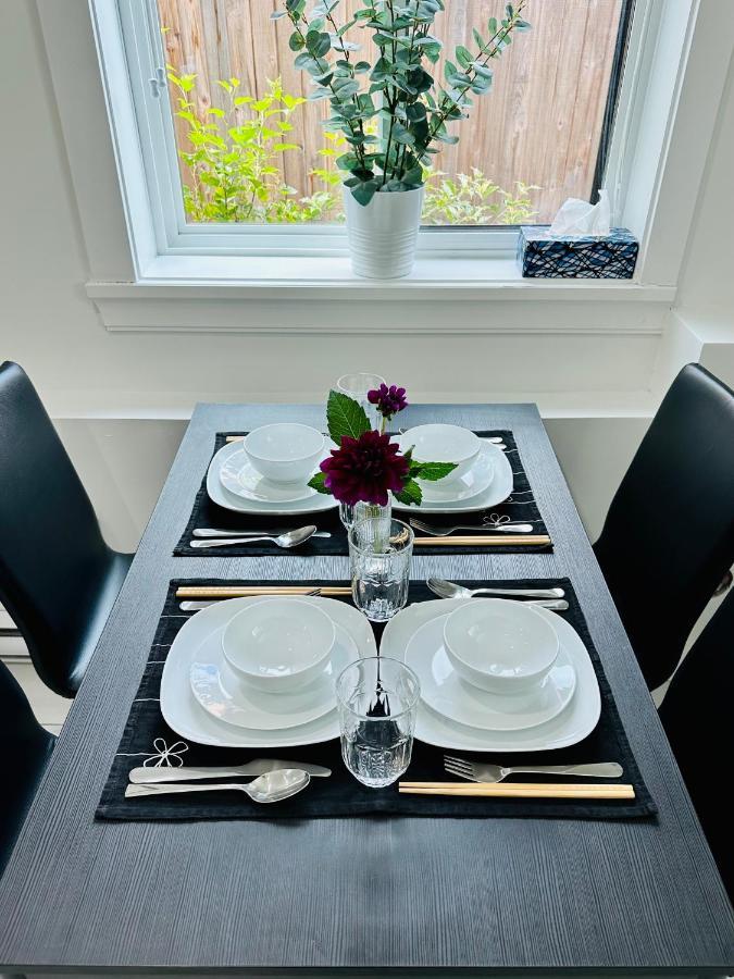 2Br 1.5Ba Full Kitchen Private Guest House - Free Parking - Central Location Vancouver Exterior foto
